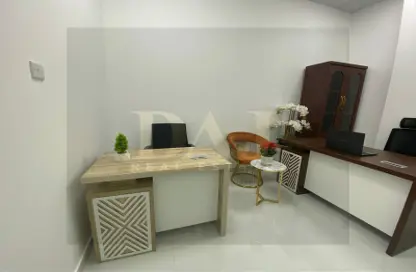Office Space - Studio - 1 Bathroom for rent in Red Avenue - Al Garhoud - Dubai