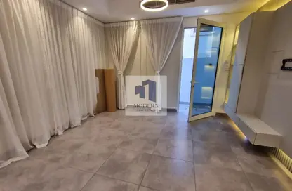 Villa - 6 Bedrooms - 6 Bathrooms for rent in Jumeirah 1 - Jumeirah - Dubai