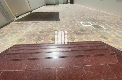 Villa - 5 Bedrooms for rent in Shakhbout City - Abu Dhabi