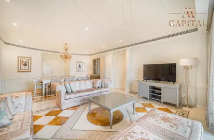 Apartment - 2 Bedrooms - 3 Bathrooms for sale in Palazzo Versace - Culture Village - Dubai
