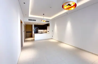 شقة - غرفة نوم - 2 حمامات للايجار في ه ثلاثة بواسطة أورورا - منطقة 11 - قرية جميرا الدائرية - دبي