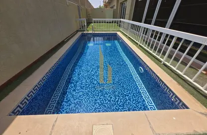 Villa - 5 Bedrooms - 5 Bathrooms for rent in Jumeirah 1 Villas - Jumeirah 1 - Jumeirah - Dubai