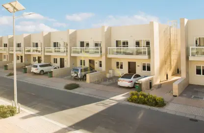 تاون هاوس - 3 غرف نوم - 3 حمامات للبيع في قرية ورسان - المدينة الدولية - دبي