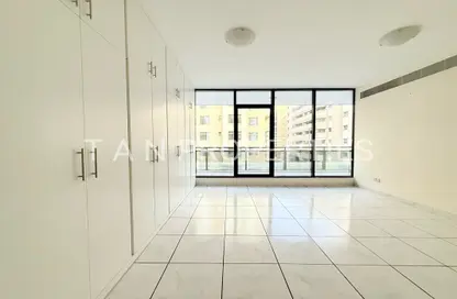 Apartment - 3 Bedrooms - 4 Bathrooms for rent in Golden Sands 8 - Mankhool - Bur Dubai - Dubai