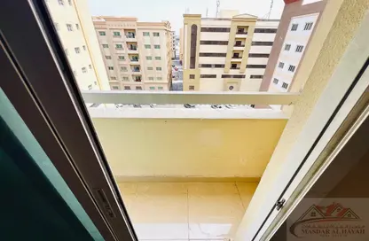 Apartment - 1 Bedroom - 2 Bathrooms for rent in Muwaileh 29 Building - Muwaileh - Sharjah