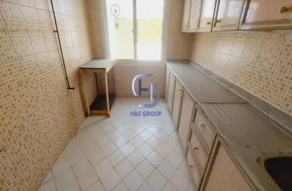صورة لـ مطبخ شقة - غرفة نوم - 1 حمام للايجار في طريق فاير ستاشن - مويلح - الشارقة ، صورة رقم 1