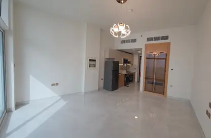 شقة - غرفة نوم - 2 حمامات للايجار في سكايز من دانوب - ارجان - دبي