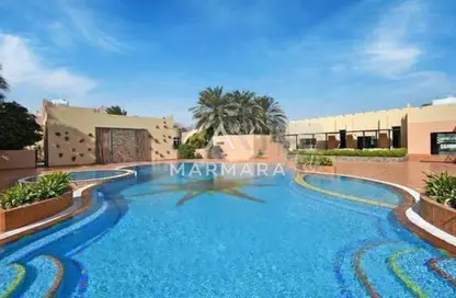 Villa - 4 Bedrooms - 5 Bathrooms for rent in Jumeirah 3 Villas - Jumeirah 3 - Jumeirah - Dubai