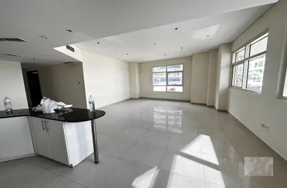 Empty Room image for: Apartment - 2 Bedrooms - 4 Bathrooms for rent in Yacht Bay - Dubai Marina - Dubai, Image 1