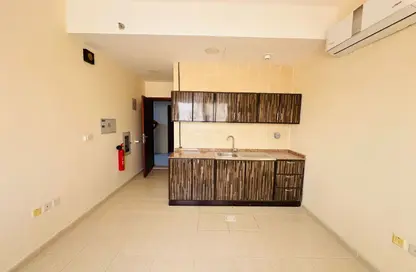 شقة - 1 حمام للايجار في طريق فاير ستاشن - مويلح - الشارقة