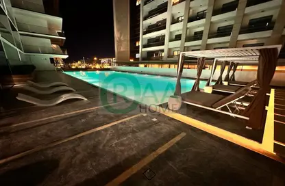 صورة لـ حوض سباحة شقة - 2 غرف نوم - 2 حمامات للبيع في بنجاتي كريك - الجداف - دبي ، صورة رقم 1