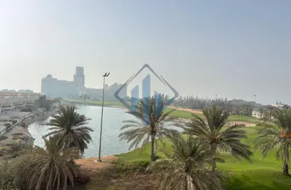 شقة - غرفة نوم - 2 حمامات للبيع في شقق الجولف - قرية الحمرا - رأس الخيمة