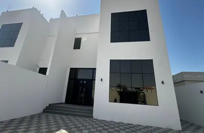 Villa - 4 Bedrooms - 5 Bathrooms for rent in Khuzam - Ras Al Khaimah