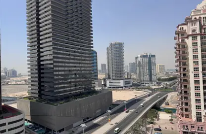 شقة - غرفة نوم - 2 حمامات للايجار في بناية الأرينا - شقق الأرينا - مدينة دبي الرياضية - دبي