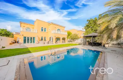Villa - 5 Bedrooms - 6 Bathrooms for rent in Legacy - Jumeirah Park - Dubai