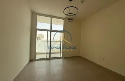 شقة - غرفة نوم - 2 حمامات للايجار في عزيزي بلازا - الفرجان - دبي