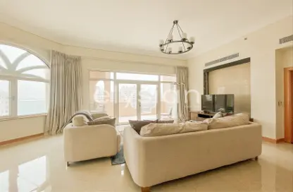 Apartment - 3 Bedrooms - 4 Bathrooms for rent in Jash Hamad - Shoreline Apartments - Palm Jumeirah - Dubai