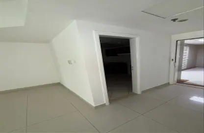 Apartment - 1 Bedroom - 1 Bathroom for rent in Al Khan Lagoon - Al Khan - Sharjah