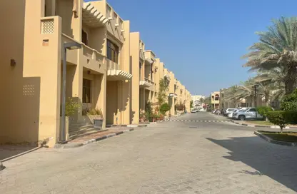 فيلا - 4 غرف نوم - 4 حمامات للايجار في شارع خليفة بن شخبوط - شارع الخليج العربي - البطين - أبوظبي