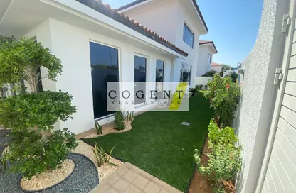 Villa - 5 Bedrooms - 5 Bathrooms for rent in Jumeirah 3 - Jumeirah - Dubai