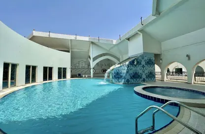 صورة لـ حوض سباحة شقة - 3 غرف نوم - 4 حمامات للايجار في المعمورة - منطقة المرور - أبوظبي ، صورة رقم 1