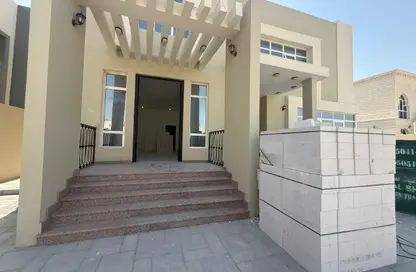Villa - 3 Bedrooms - 4 Bathrooms for rent in Madinat Al Riyad - Abu Dhabi