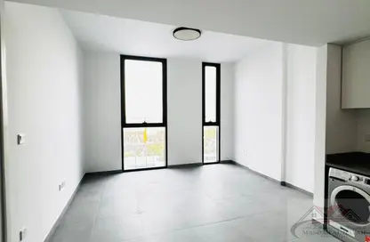 شقة - غرفة نوم - 2 حمامات للبيع في ذا لينك - إيست فييليدج - الجادة - الشارقة