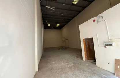 مستودع - استوديو - 1 حمام للايجار في المنطقة الصناعية رقم 4 - المنطقة الصناعية بالشارقة - الشارقة مستودع - استوديو - 1 حمام للايجار في المنطقة الصناعية رقم 4 - المنطقة الصناعية بالشارقة - الشارقة