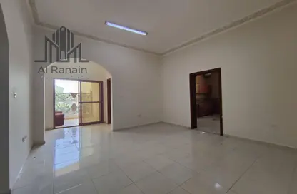 شقة - 2 غرف نوم - 3 حمامات للايجار في الخريس - الجيمي - العين