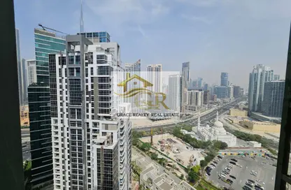 شقة - 3 غرف نوم - 5 حمامات للايجار في E برج - الأبراج الإدارية - الخليج التجاري - دبي