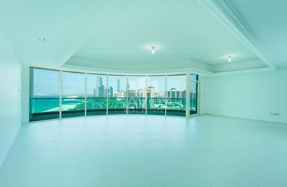 شقة - 3 غرف نوم - 5 حمامات للايجار في برج بالغيلم - شارع الكورنيش - أبوظبي