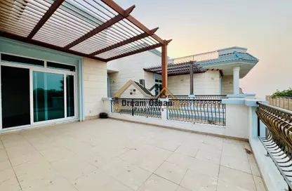Villa - 5 Bedrooms - 7 Bathrooms for rent in Umm Suqeim 2 - Umm Suqeim - Dubai