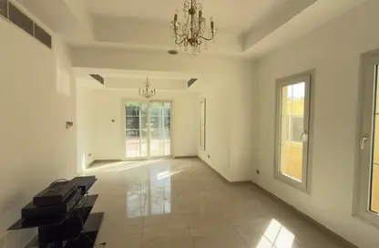 فيلا - 3 غرف نوم - 4 حمامات للايجار في الينابيع 9 - الينابيع - دبي