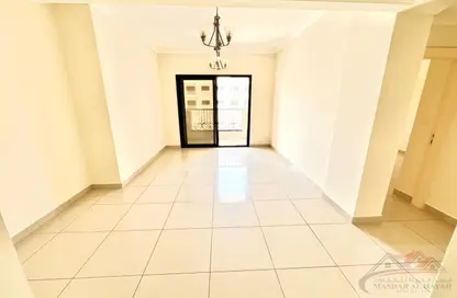 Apartment - 1 Bedroom - 2 Bathrooms for rent in Muwaileh 29 Building - Muwaileh - Sharjah