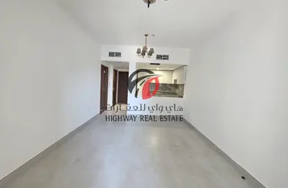 Apartment - 1 Bedroom - 2 Bathrooms for rent in Al Mamzar - Deira - Dubai
