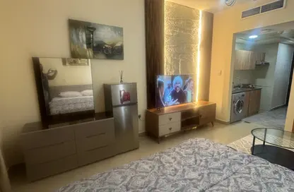 Apartment - Studio - 1 Bathroom for rent in 585 Building - Al Majaz 3 - Al Majaz - Sharjah