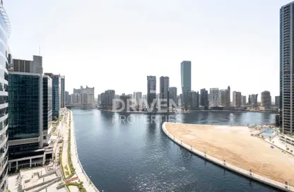 Apartment - 2 Bedrooms - 3 Bathrooms for sale in Bay's Edge - Business Bay - Dubai