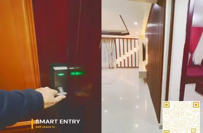 Apartment - 1 Bedroom - 2 Bathrooms for rent in Corniche Tower - Ajman Corniche Road - Ajman