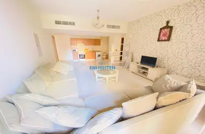 شقة - غرفة نوم - 2 حمامات للايجار في جاردينيا 1 - حدائق الإمارات 1 - قرية جميرا الدائرية - دبي