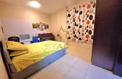 Apartment - 2 Bedrooms - 3 Bathrooms for sale in Mazaya 25 - Queue Point - Liwan - Dubai Land - Dubai