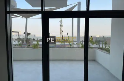 شقة - غرفة نوم - 2 حمامات للايجار في فرهاد عزيزي ريزيدنس - الجداف - دبي