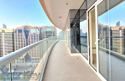 شقة - 3 غرف نوم - 4 حمامات للايجار في يونايتد سكوير - الخالدية - أبوظبي شقة - 3 غرف نوم - 4 حمامات للايجار في يونايتد سكوير - الخالدية - أبوظبي