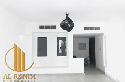 شقة - 2 غرف نوم - 3 حمامات للايجار في لا زونا ريزيدنس - الممزر - ديرة - دبي