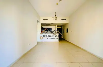 Apartment - 1 Bedroom - 1 Bathroom for rent in Mazaya 7 - Queue Point - Dubai Land - Dubai