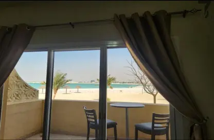 شقة - 1 حمام للايجار في فيروز - باب البحر - جزيرة المرجان - رأس الخيمة