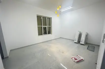 شقة - 2 غرف نوم - 2 حمامات للايجار في SHM12 - الشوامخ - أبوظبي