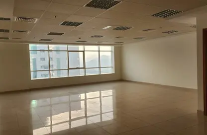 مكتب - استوديو - 1 حمام للايجار في برج العوضي - شارع الشيخ حمد بن عبدالله - الفجيرة