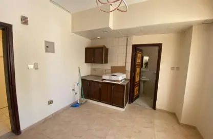 Apartment - Studio - 1 Bathroom for rent in Al Qulaya'ah - Al Sharq - Sharjah