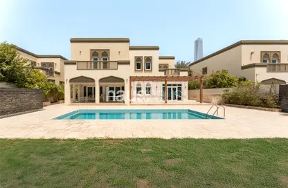 Villa - 5 Bedrooms - 5 Bathrooms for sale in Regional - Jumeirah Park - Dubai