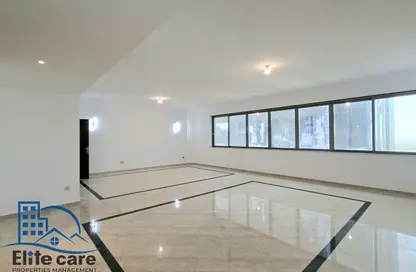 Apartment - 4 Bedrooms - 5 Bathrooms for rent in Dana Plaza - Zayed the First Street - Al Khalidiya - Abu Dhabi